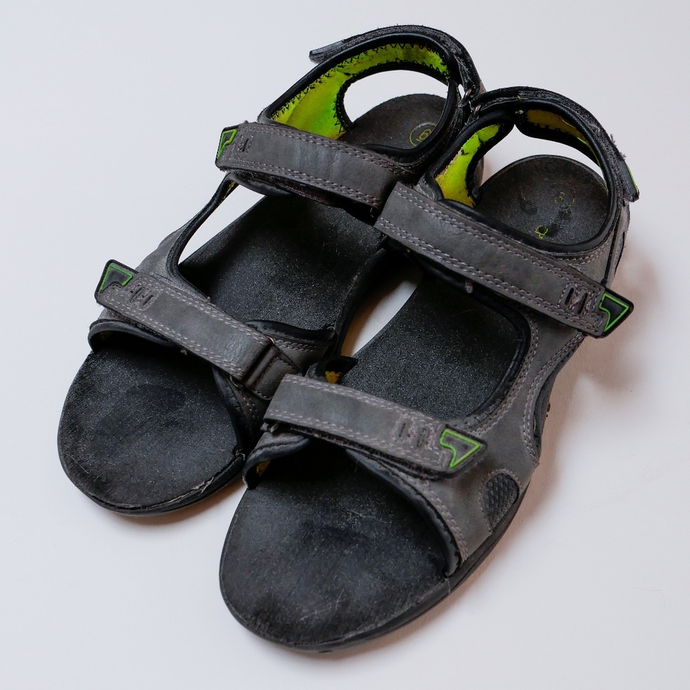 Cherokee sandals - Women's Size 6 - good condition - dark gray